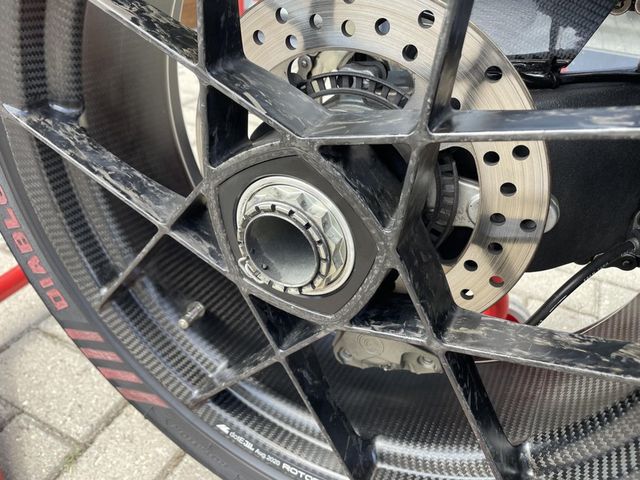 ducati - streetfighter-v4s