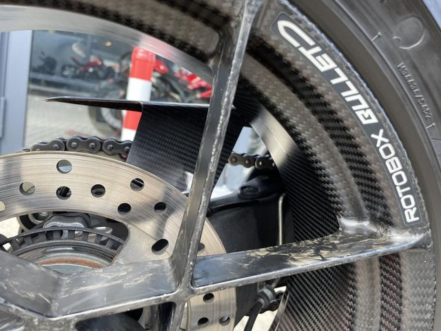 ducati - streetfighter-v4s