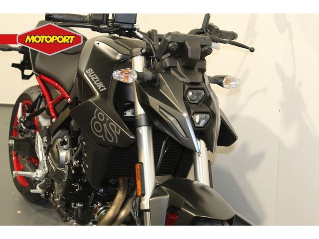 suzuki - gsx-8s