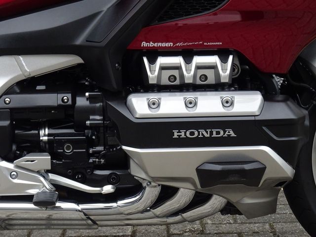 honda - gl-1800-goldwing