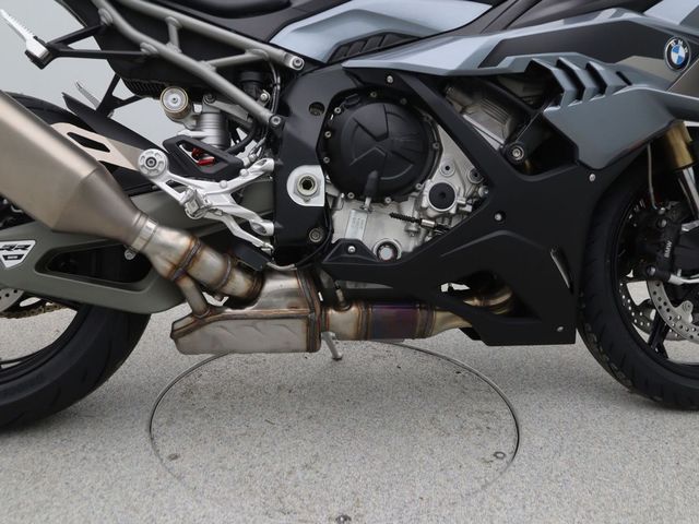 bmw - s-1000-rr