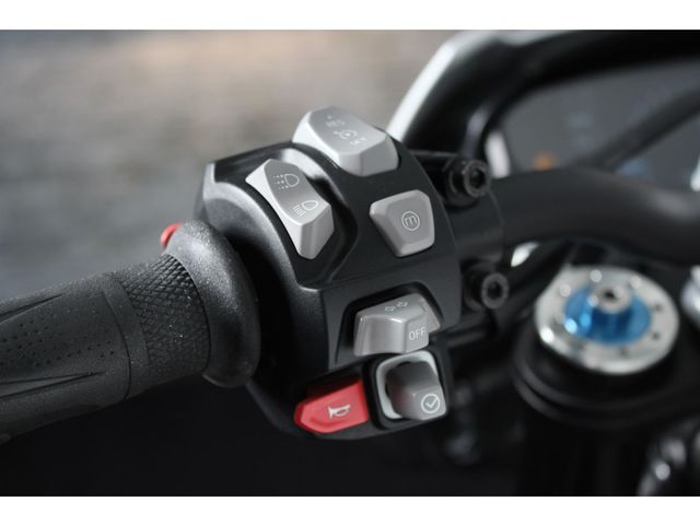 triumph - speed-triple-rs