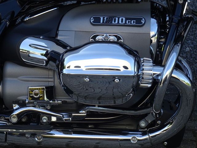 bmw - r-18