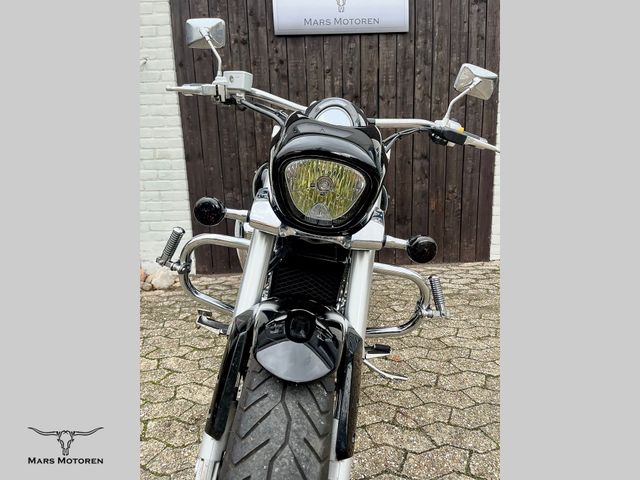 suzuki - 800-intruder