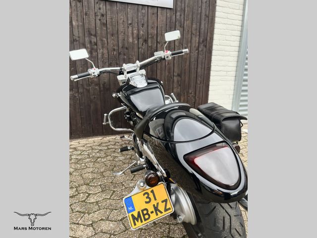 suzuki - 800-intruder