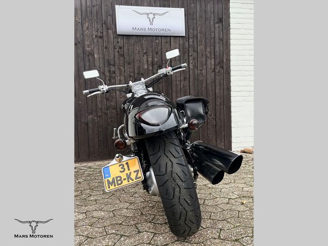 suzuki - 800-intruder