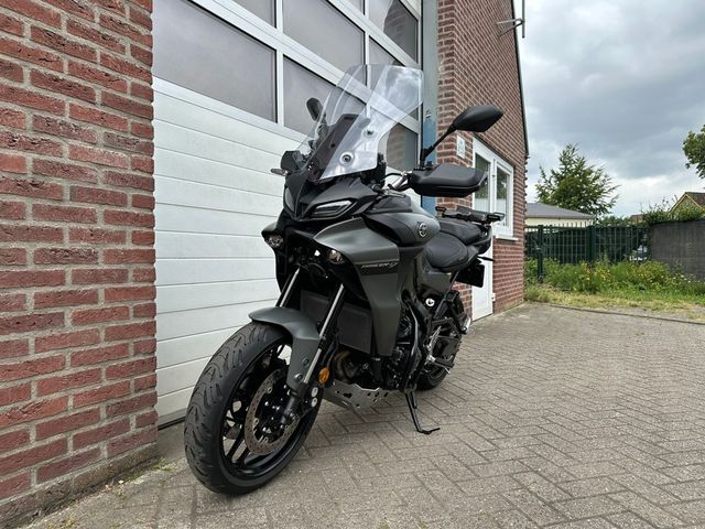 yamaha - tracer-9
