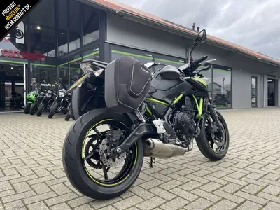 KAWASAKI Z650 – foto 3