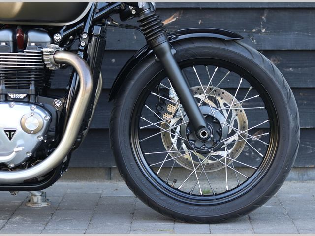 triumph - bonneville-bobber