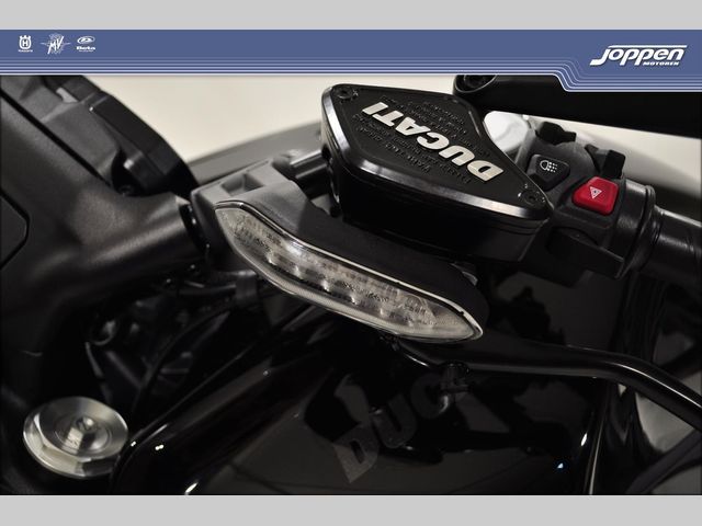 ducati - diavel-v4