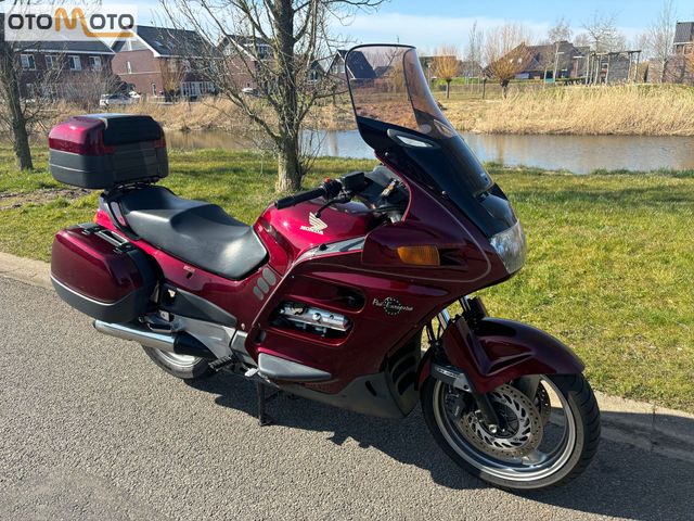 honda - st-1100-pan-european-abs-tcs