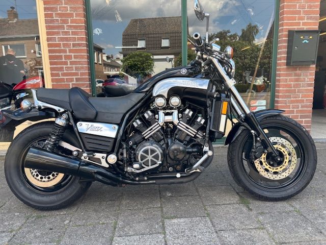 yamaha - vmx-1200-black-max