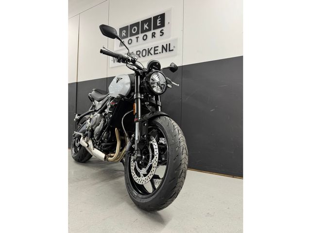 triumph - trident-660