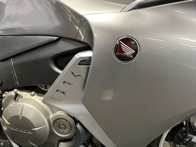 honda - vfr-1200-f