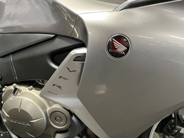honda - vfr-1200-f