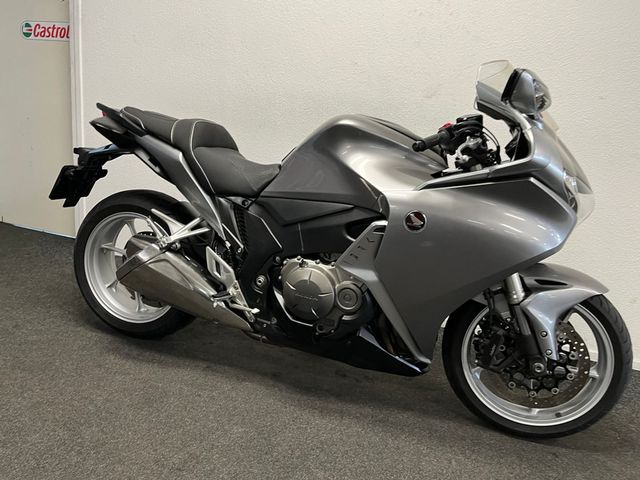 honda - vfr-1200-f