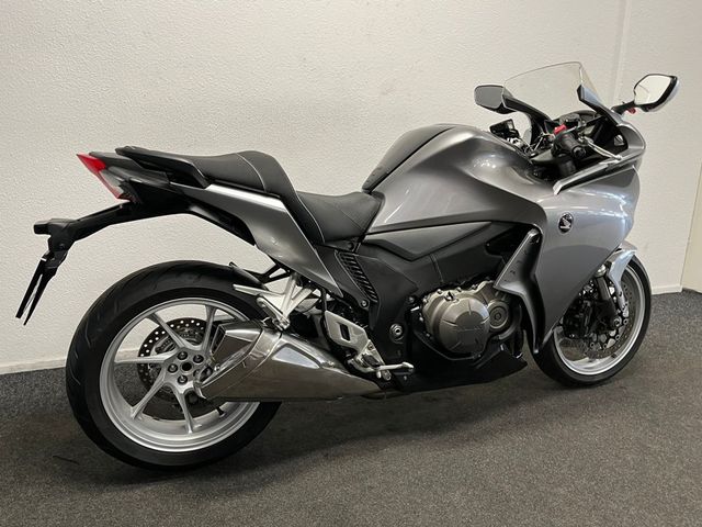 honda - vfr-1200-f