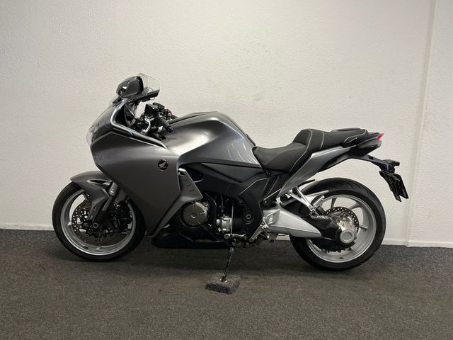 honda - vfr-1200-f