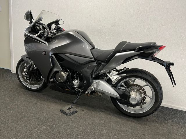 honda - vfr-1200-f