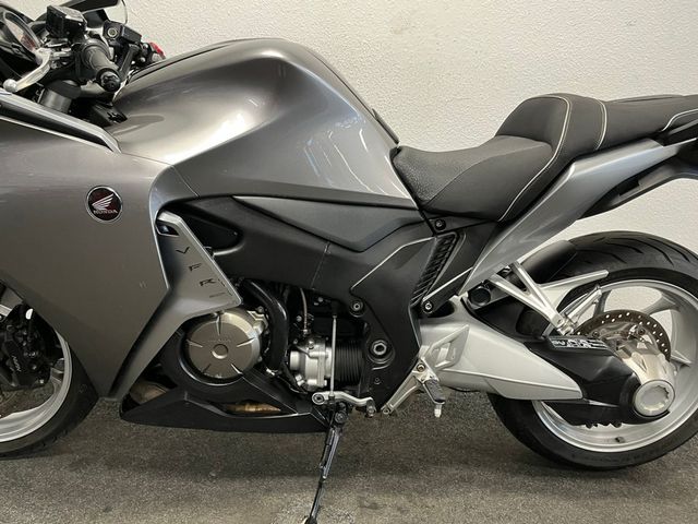 honda - vfr-1200-f