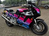 SUZUKI GSX-R 750