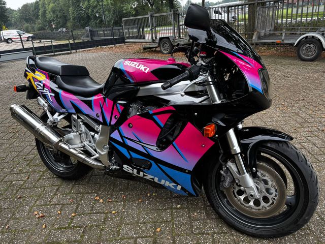 suzuki - gsx-r-750