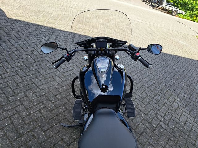 suzuki - c-1500-bt-intruder