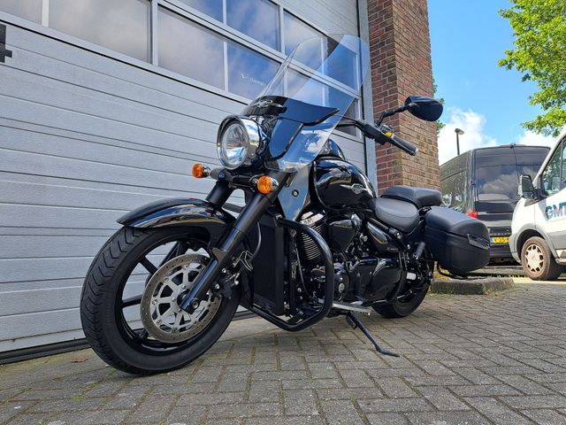 suzuki - c-1500-bt-intruder