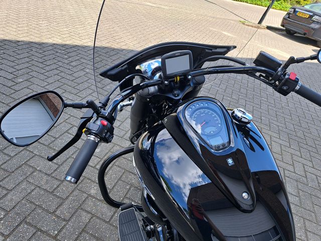 suzuki - c-1500-bt-intruder