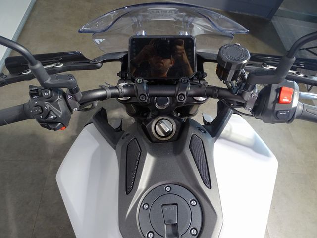 yamaha - mt-09-y-amt
