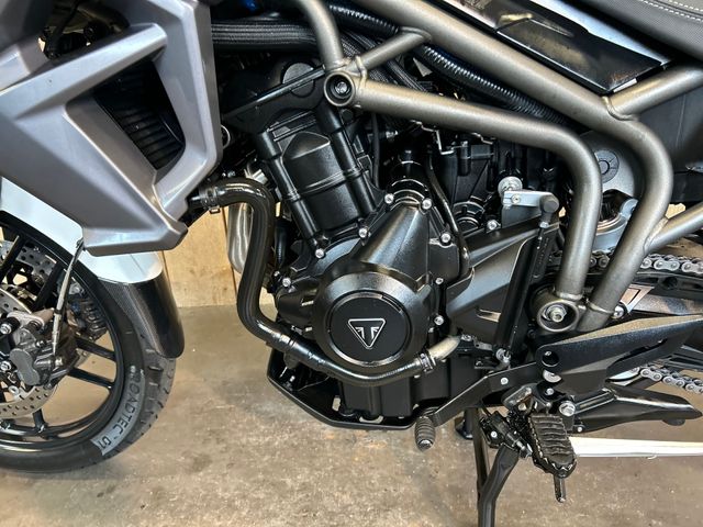 triumph - tiger-800-xrx
