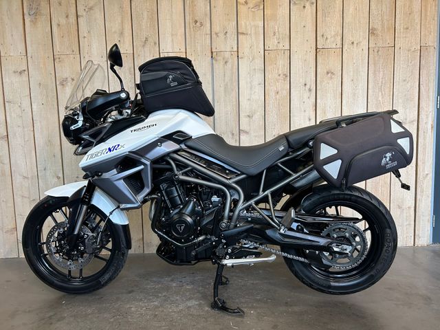 triumph - tiger-800-xrx