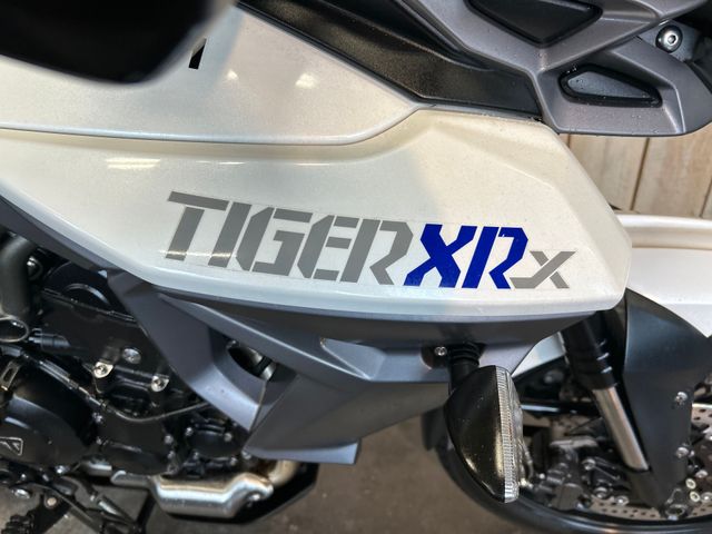 triumph - tiger-800-xrx