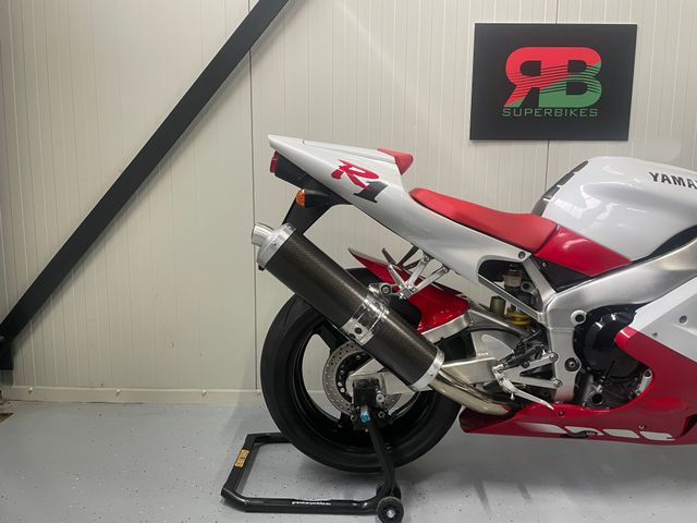 yamaha - yzf-r1