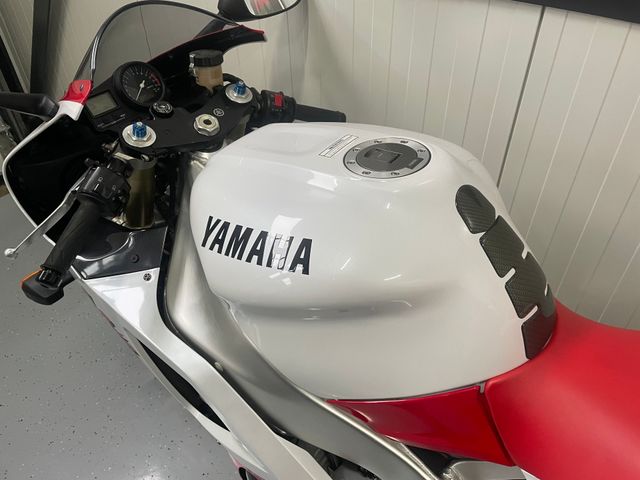 yamaha - yzf-r1