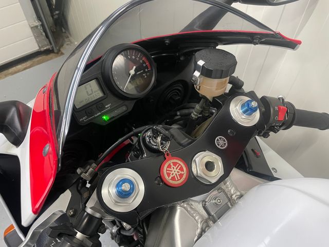 yamaha - yzf-r1
