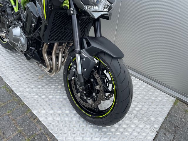 kawasaki - z900