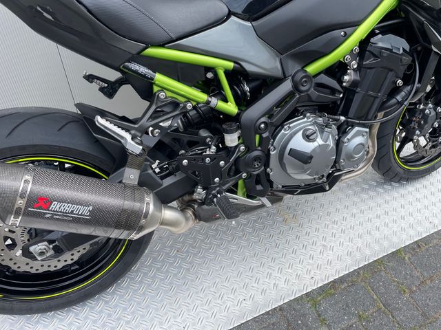 kawasaki - z900