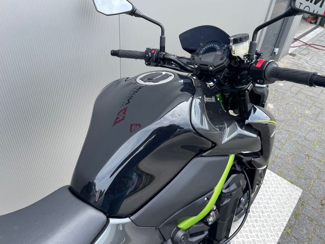 kawasaki - z900