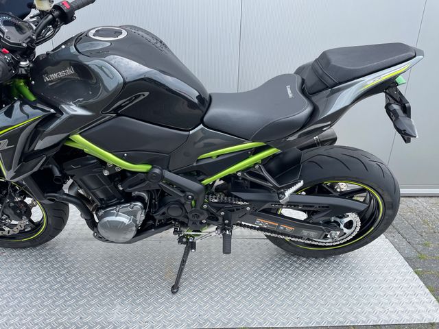 kawasaki - z900