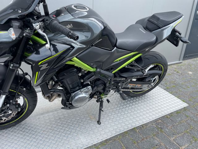kawasaki - z900