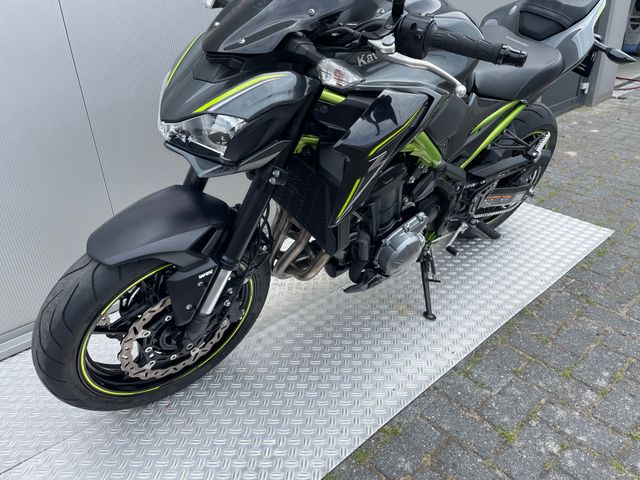 kawasaki - z900