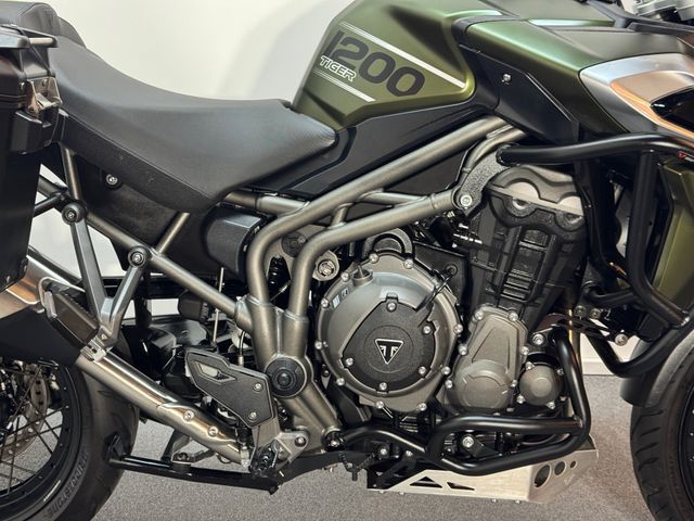triumph - tiger-1200-xcx