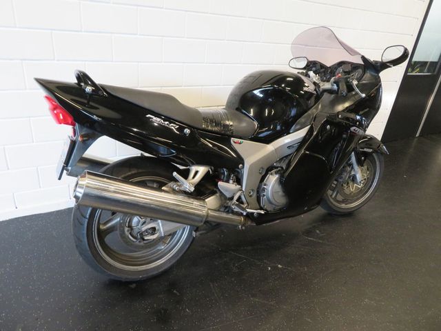honda - cbr-1100--xx-super-blackbird