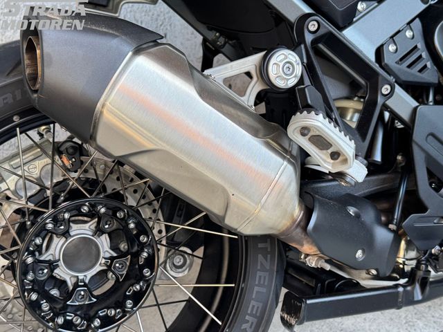 bmw - r-1300-gs-adventure-triple-black