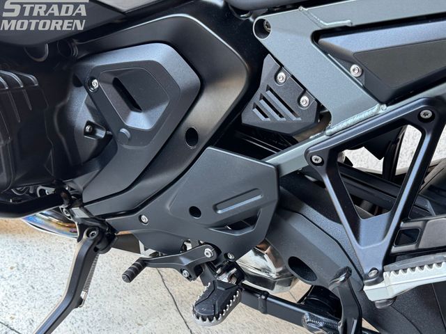 bmw - r-1300-gs-adventure-triple-black