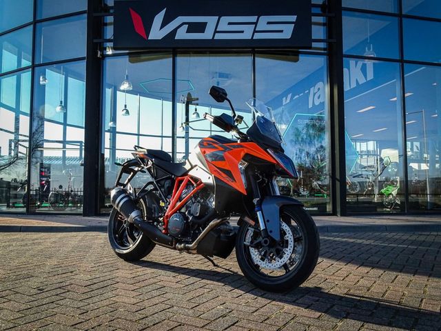 ktm - 1290-super-duke-gt