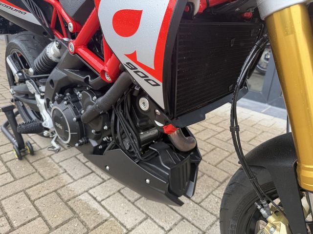 aprilia - dorsoduro-900