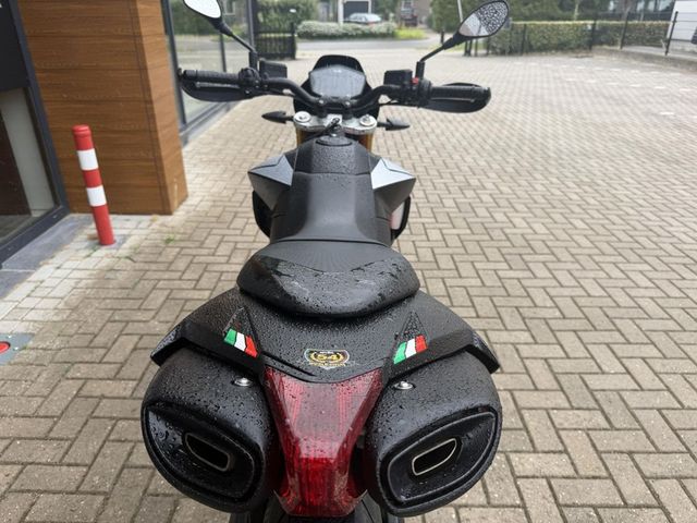 aprilia - dorsoduro-900