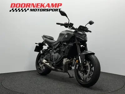 YAMAHA MT 07 Y-AMT – foto 3